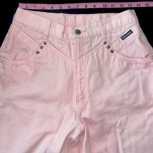 Rockies 💕 bubble gum pink!